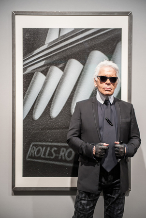 Lagerfeld ist nicht nur berühmt für seine Mode, sondern auch für seine Arbeit als Fotograf.