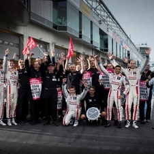 O programa GT Academy mostrou que se podem encontrar pilotos de classe mundial através de videojogos