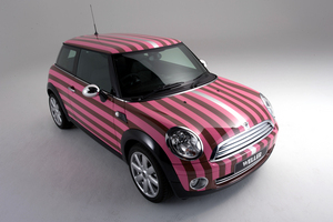 Paul Weller designs MINI for charity auction