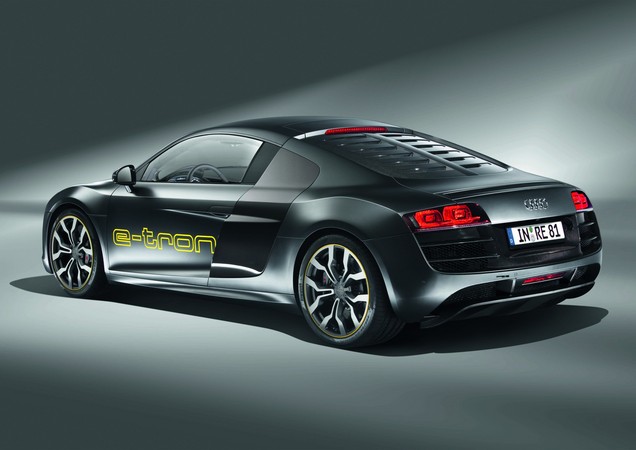 Audi R8 e-tron to arrive in 2012