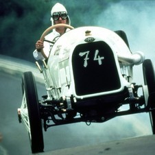 The company's 1913 Grand Prix racer was its first with four-valves per cylinder