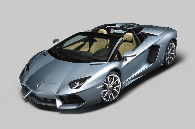 Lamborghini präsentierte den Aventador Roadster im November