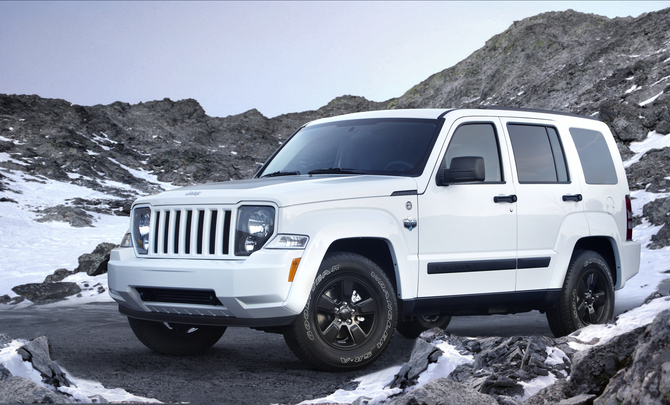 Jeep Wrangler and Liberty Arctic Editions Add Winter-Themed Exterior and Interior