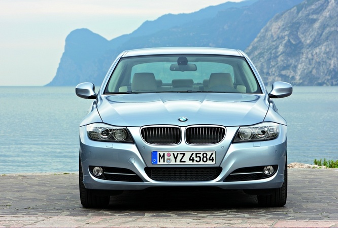 BMW 330i xDrive Navigation Auto (E90) LCI