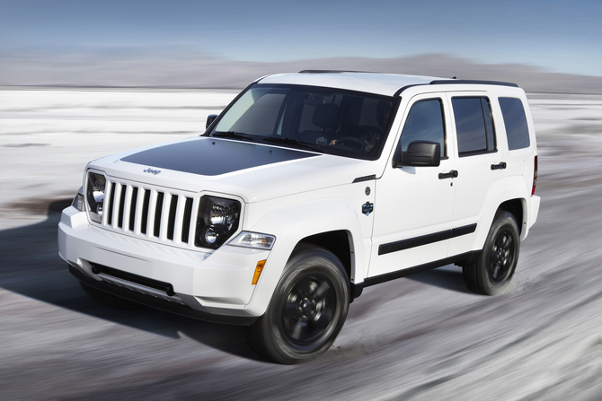 Jeep Wrangler and Liberty Arctic Editions Add Winter-Themed Exterior and Interior