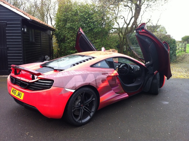 Morning car spotting: doesn't that McLaren look good...