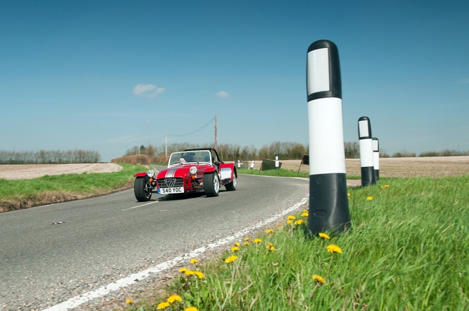 Caterham comprou os direitos de produção do Lotus Seven há 40 anos