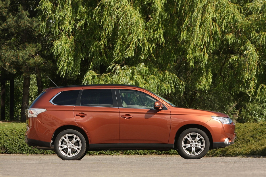 Mitsubishi Outlander 3