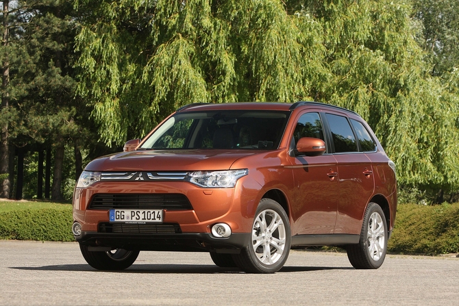 Mitsubishi Outlander 3