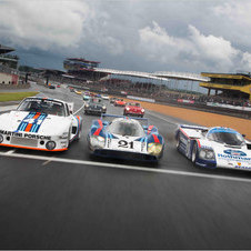 Henri Pescarolo, Gérard Larrousse & Derek Bell mènent la parade Porsche au Mans Classic