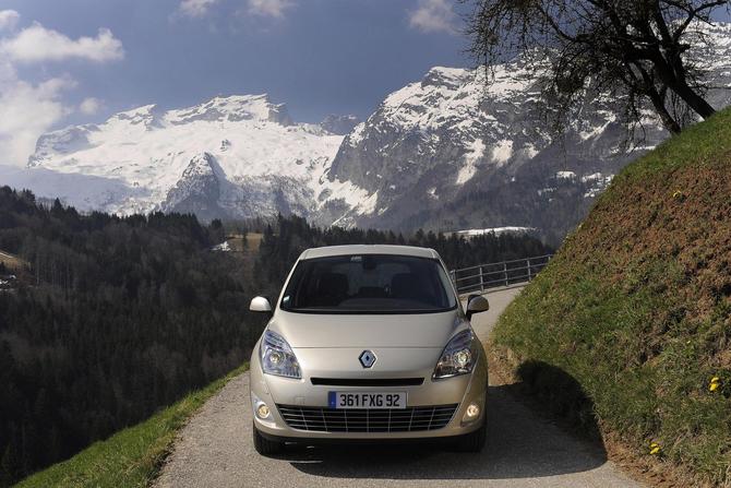 Renault Grand Scenic 1.6 VVT 110 Dynamique TomTom