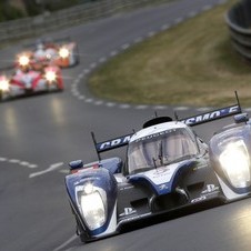 Audi and Peugeot fighting for victory in the 24 Hours of Le Mans