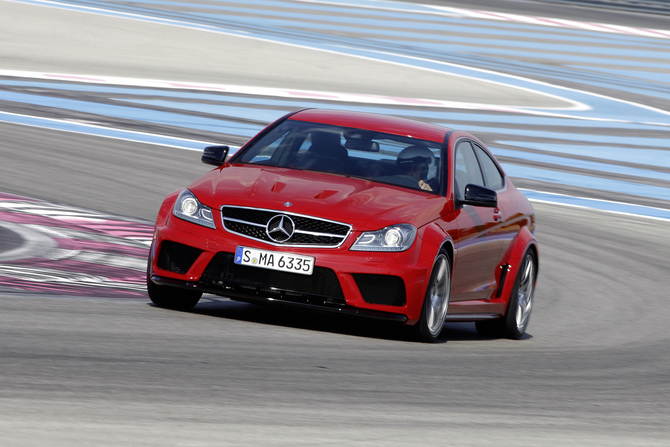 Mercedes takes the wraps off C 63 AMG Coupé Black Series