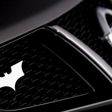 Foram incluídos símbolos do Batman um pouco por todo o carro