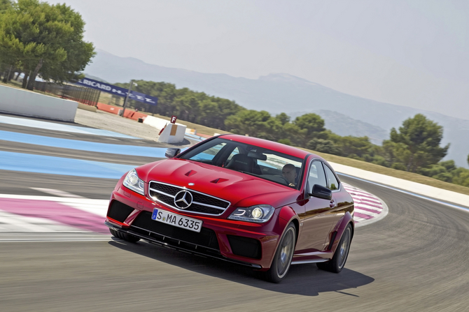 Mercedes takes the wraps off C 63 AMG Coupé Black Series