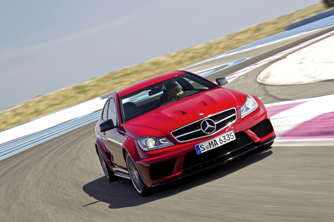 Mercedes takes the wraps off C 63 AMG Coupé Black Series