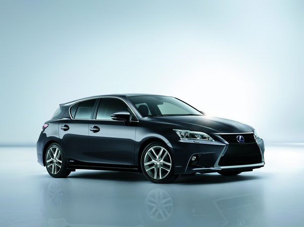 Lexus CT200h Move On