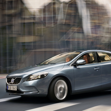 Volvo Officially Unveils V40 with Specs