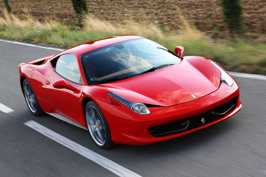 Ferrari defends its leadership position in the supercar segment with the 458