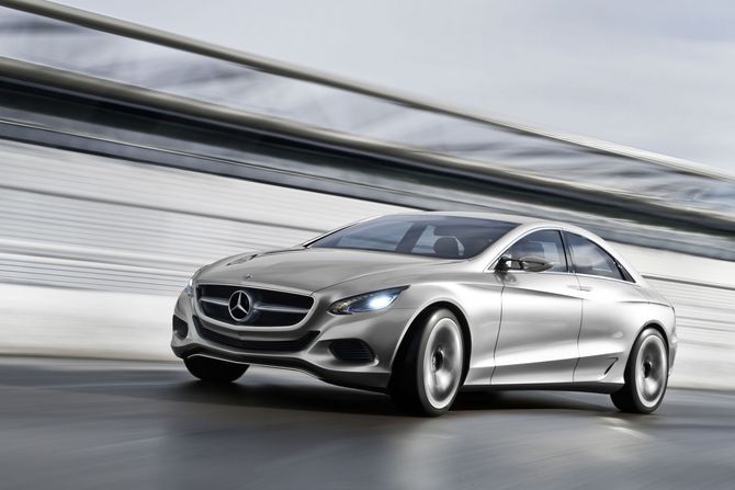 Mercedes-Benz F 800 Style Plug-In Hybrid