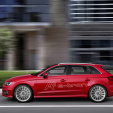 En marche électrique, l'Audi A3 e-tron atteint 130 km/h de vitesse maximale.