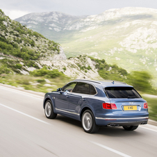 The Bentayga Diesel features some unique styling additions, including a V8 badge and a ‘twin-quad’ exhaust tailpipe design