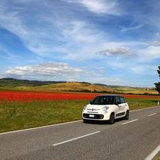 Dessinée par le Centro Stile Fiat qui s'est inspiré du thème « cab forward » (cabine sur l'avant)