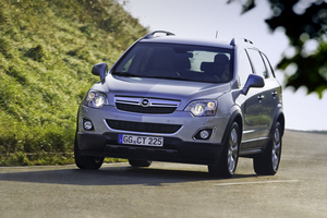 Opel presents facelifted Antara