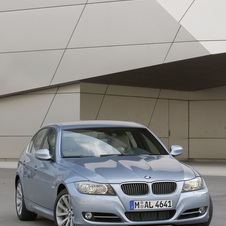 BMW 320d xDrive (E90) LCI