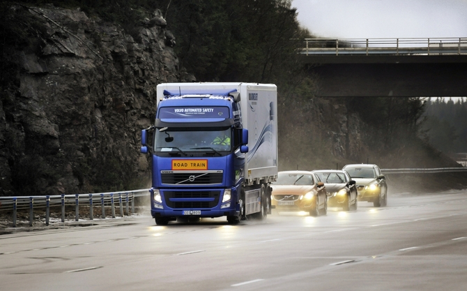 Volvo SARTRE Program Allows for Autonomous Vehicle Trains