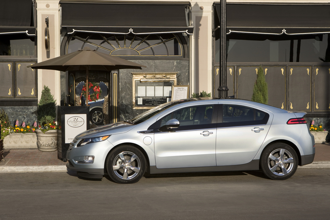 First Chevrolet Volt arrives in China   