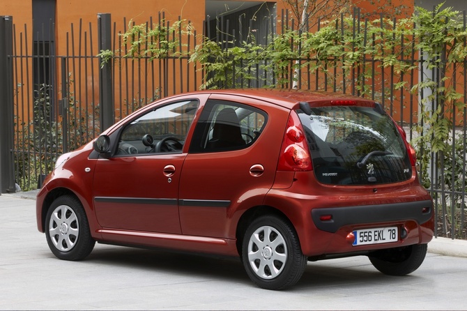 Peugeot 107 Trendy 1.0i 09