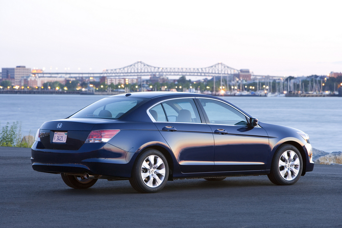 Honda Accord EX-L 5-Spd AT (USA)