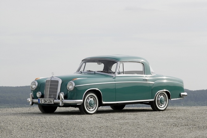 Mercedes-Benz 220 S Coupé