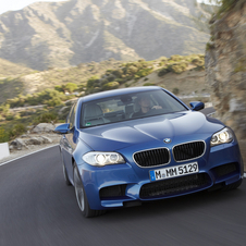 2012 BMW M5 Brings Ton of Tech to Super Saloon