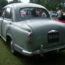 1957 Morris Oxford Series III Saloon