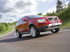 Volvo XC90 D5 185cv Momentum 7L.