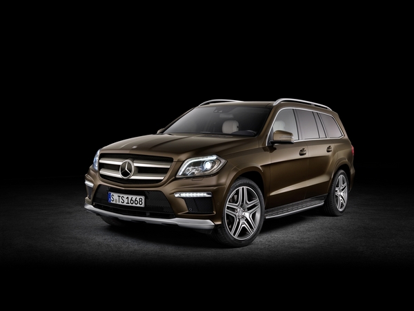 A Mercedes lança o Classe GL, o maior e mais luxuoso SUV da marca