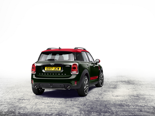 O Countryman JCW vai estar disponível com uma caixa manual de seis velocidades ou uma automática de oito velocidades