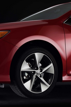 Redesigned Toyota Camry Gets Better Economy and Lower Prices Across the Line