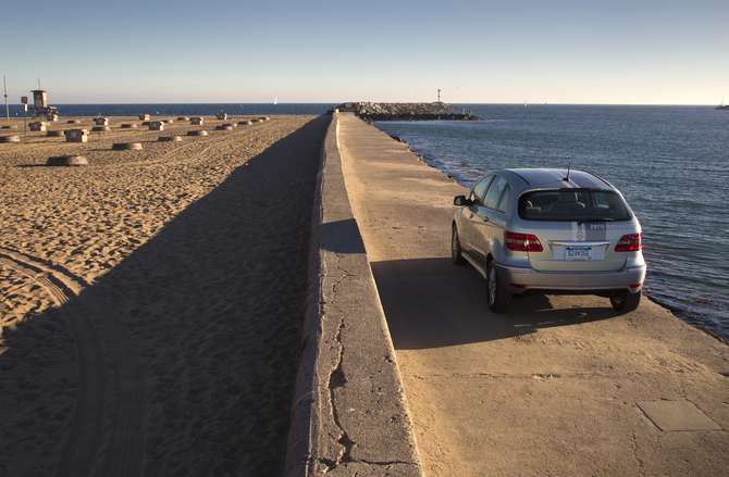 Mercedes-Benz to set fuel cell stacks factory in Vancouver