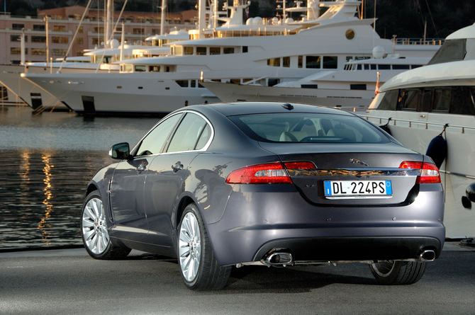 Jaguar XF 5.0L V8