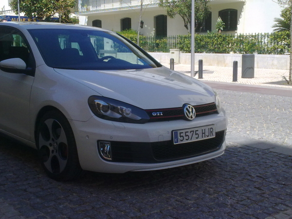 Volkswagen VW Golf R DSG