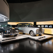 The display includes 15 Rolls-Royce cars