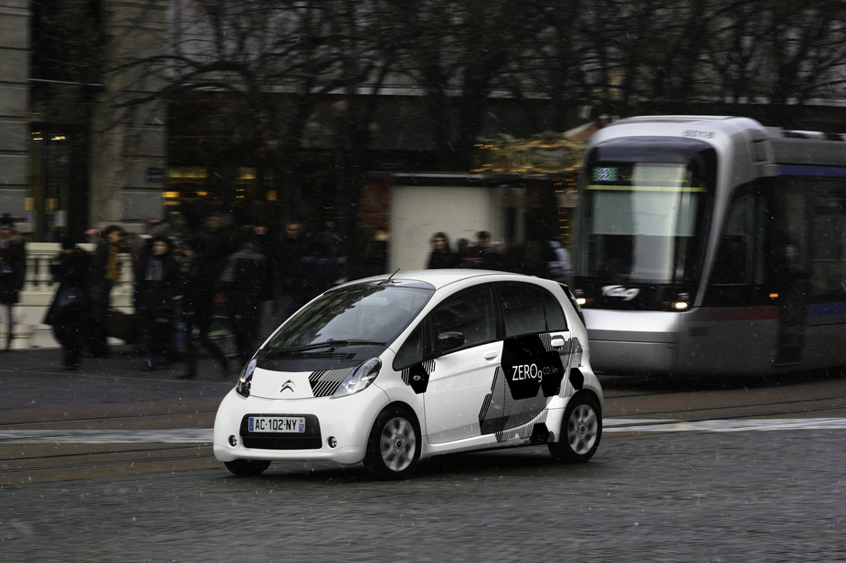 Electric cars sales start at Citroën