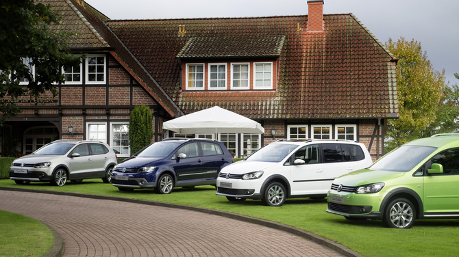 The Golf Estate gets progressive steering as part of the R-Line package