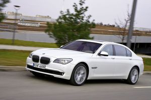 BMW 760Li (F02)