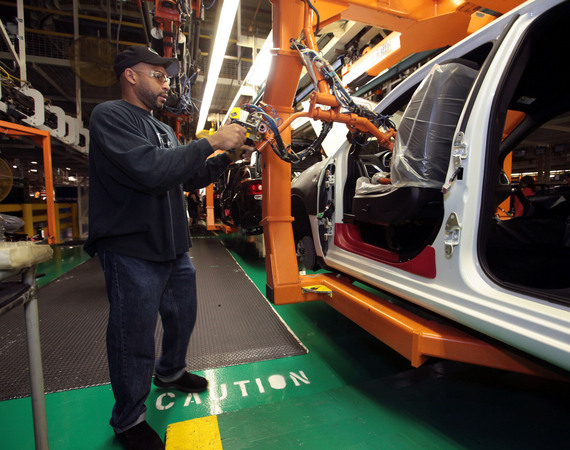 Chrysler invests and extends production in Sterling Heights