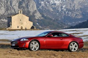 Jaguar XK Coupé 5.0L V8