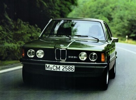 BMW 323i